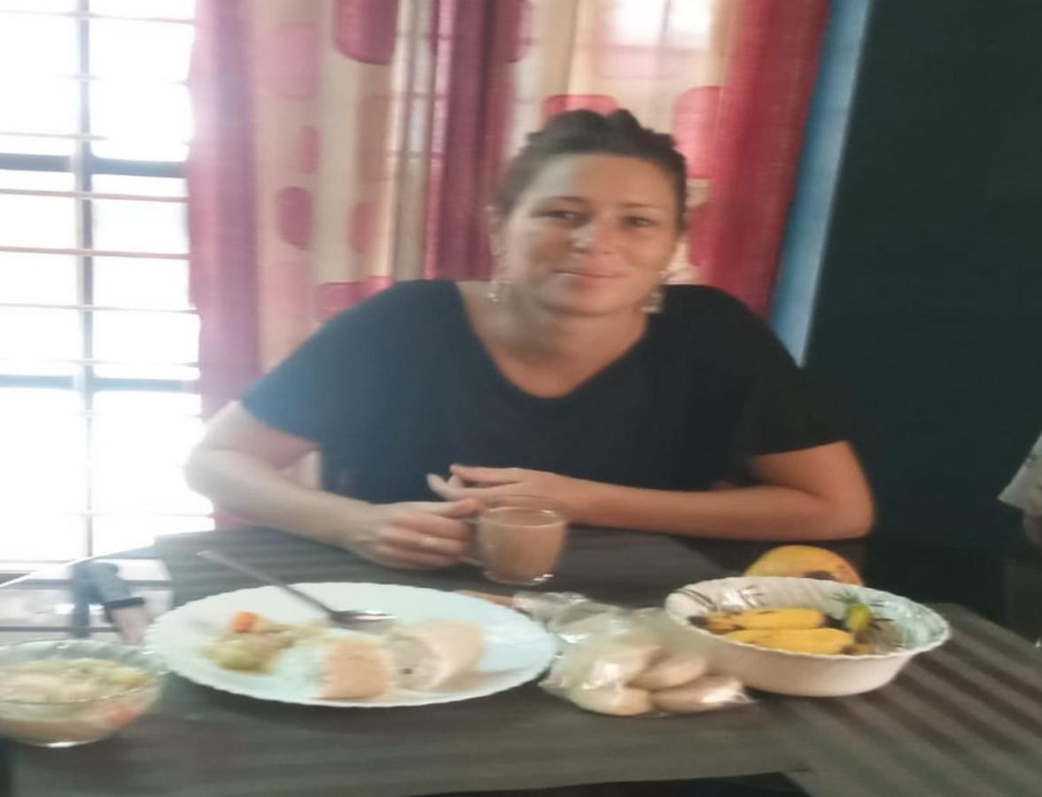 Raelyn'S Homestay Kochi Buitenkant foto