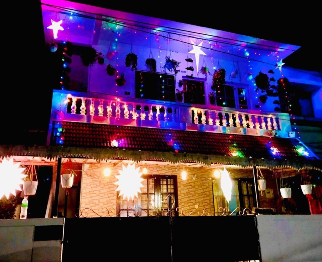 Raelyn'S Homestay Kochi Buitenkant foto